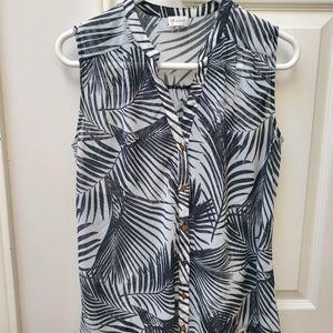 Dynamite sleeveless shirt